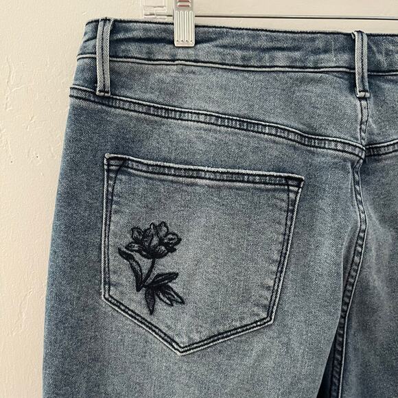 Free People x Driftwood Floral Embroidered Royce Jeans Relaxed Size 34x27 NWT - Picture 11 of 13